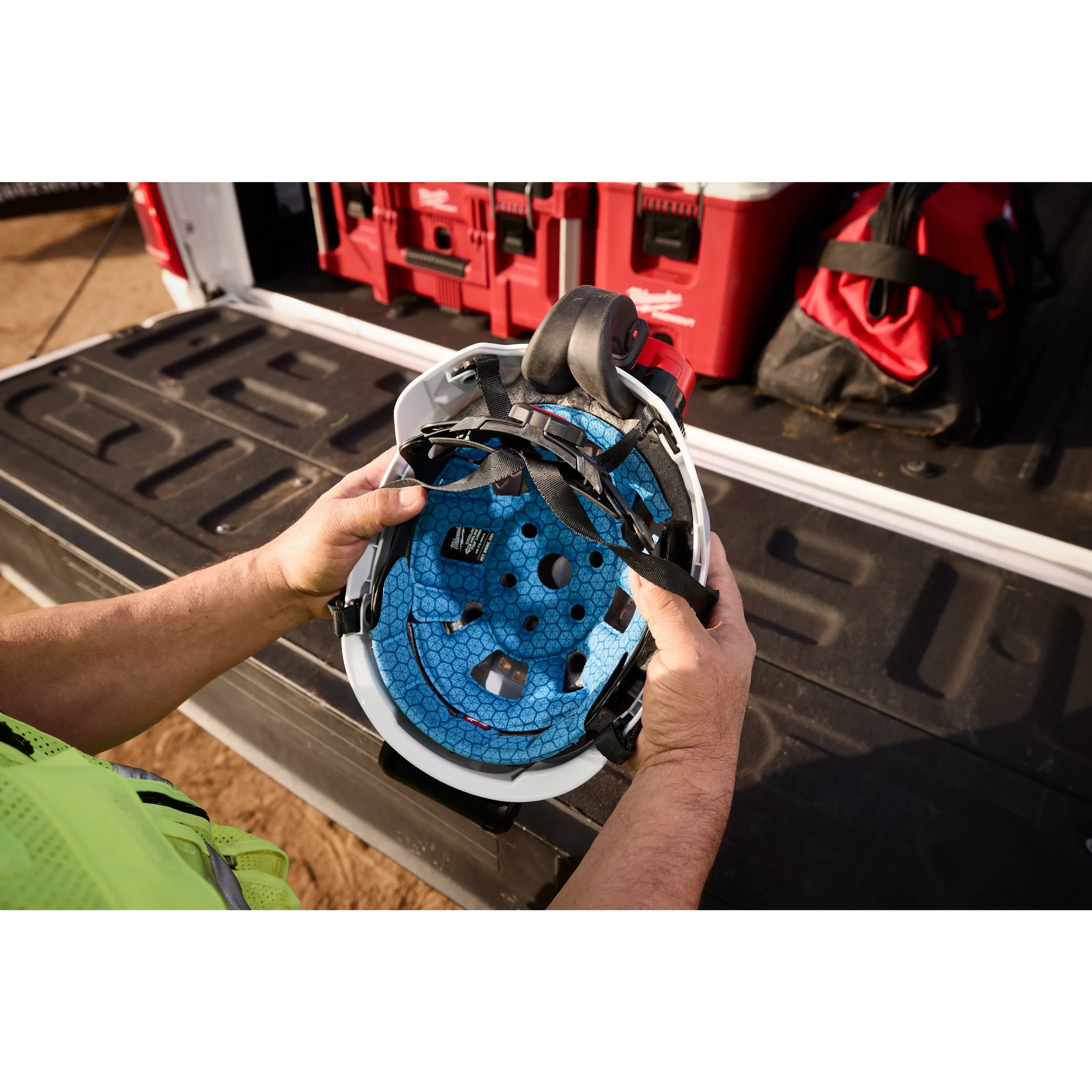 Milwaukee BOLT™ REDLITHIUM™ USB Cooling Fan - Image 8